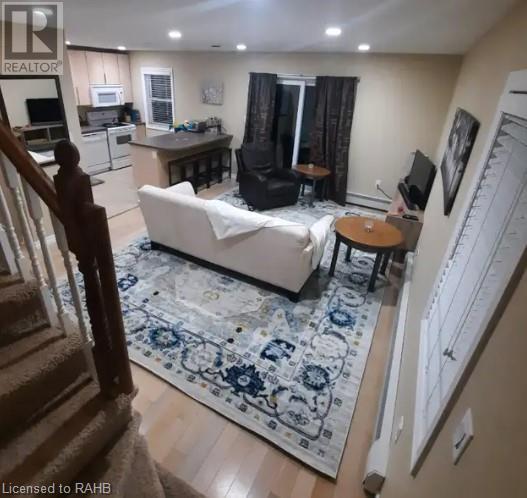 1303 Leighland Road Unit# 2, Burlington, Ontario  L7R 3S6 - Photo 3 - XH4203108