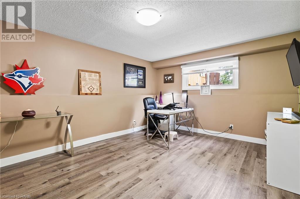 54 Runcorn Street, St. Catharines, Ontario L2M 1N8 - Photo 18 - XH4203262