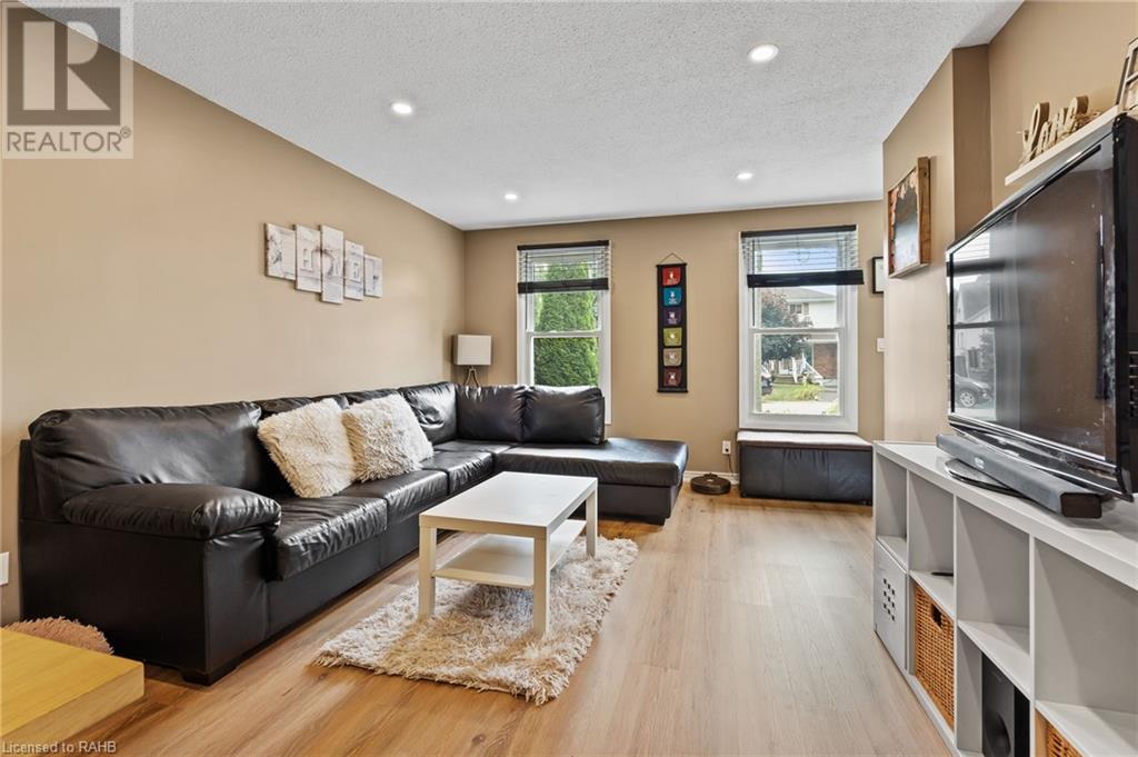 54 Runcorn Street, St. Catharines, Ontario L2M 1N8 - Photo 7 - XH4203262