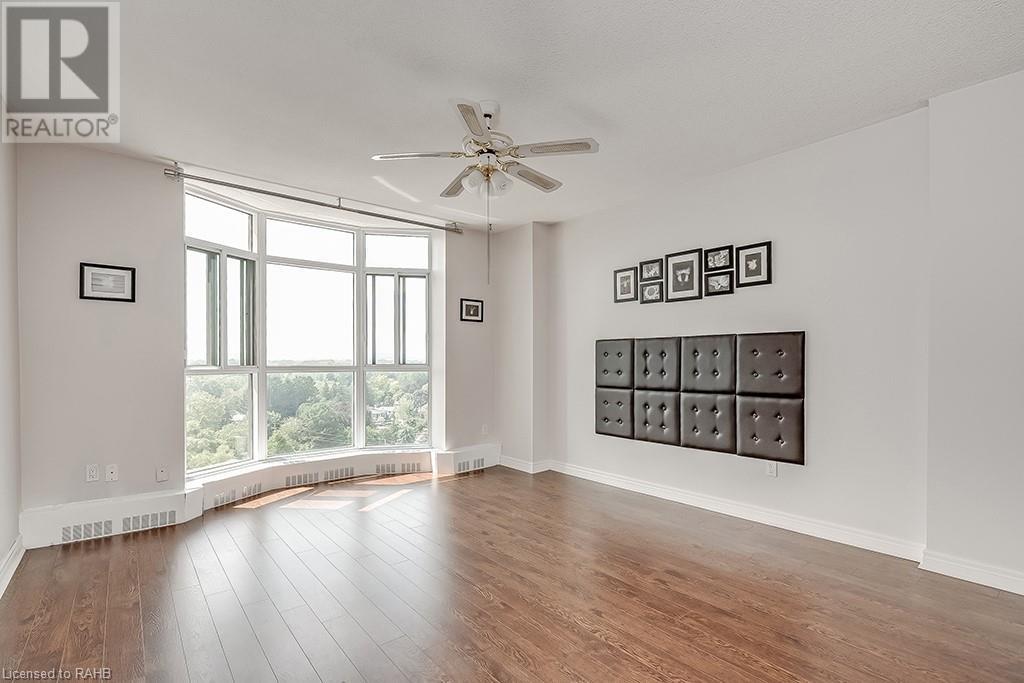 5250 Lakeshore Road Unit# 1009, Burlington, Ontario  L7L 5L2 - Photo 9 - XH4203296