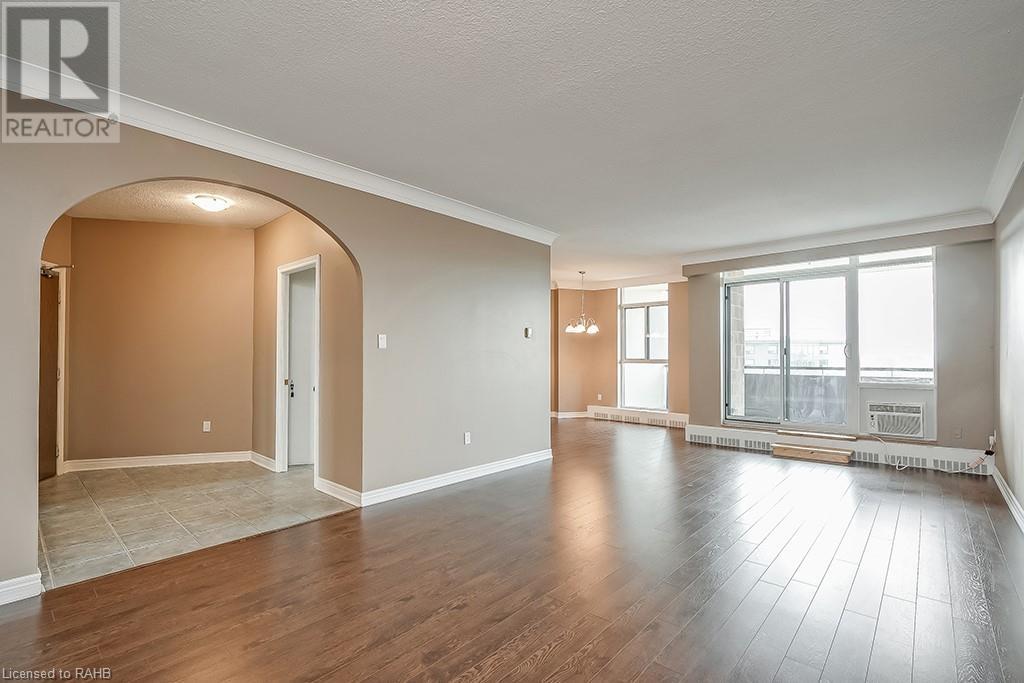 5250 Lakeshore Road Unit# 1009, Burlington, Ontario  L7L 5L2 - Photo 7 - XH4203296