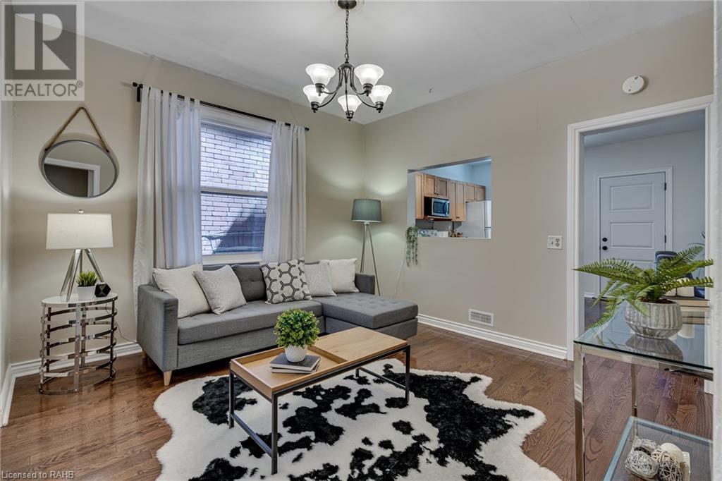 167 Balsam Avenue S, Hamilton, Ontario L8M 3B7 - Photo 3 - XH4203326