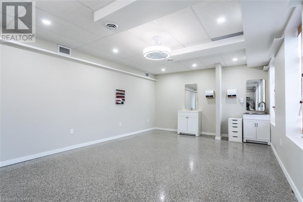 3710 Main Street Unit# 101, Niagara Falls, Ontario  L2G 6B1 - Photo 17 - XH4203366