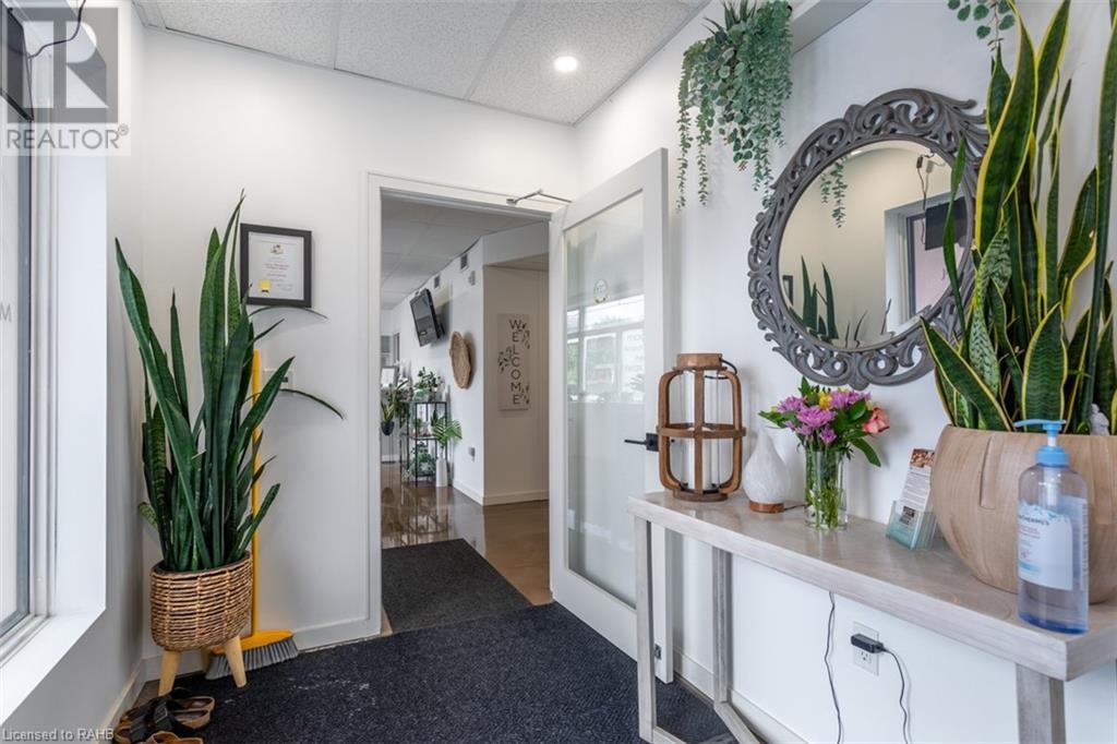 3710 Main Street Unit# 101, Niagara Falls, Ontario  L2G 6B1 - Photo 8 - XH4203366