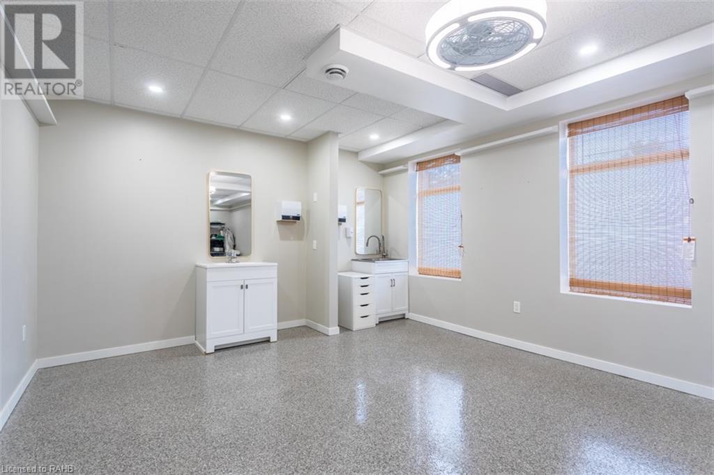 3710 Main Street Unit# 101, Niagara Falls, Ontario  L2G 6B1 - Photo 18 - XH4203366