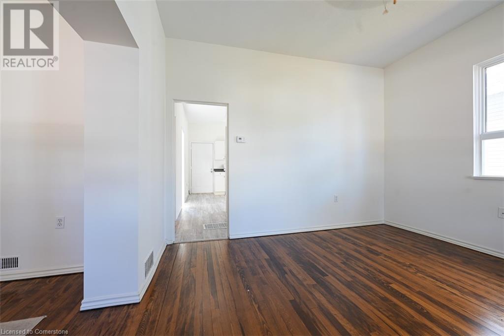 5768 Summer Street, Niagara Falls, Ontario  L2G 1M2 - Photo 9 - XH4203423