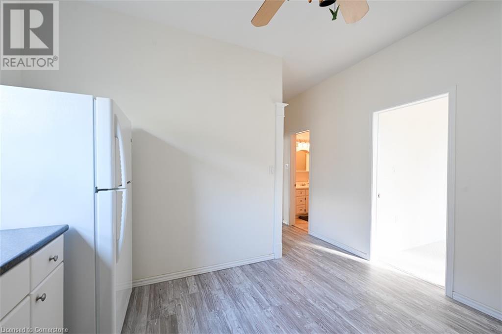 5768 Summer Street, Niagara Falls, Ontario  L2G 1M2 - Photo 5 - XH4203423