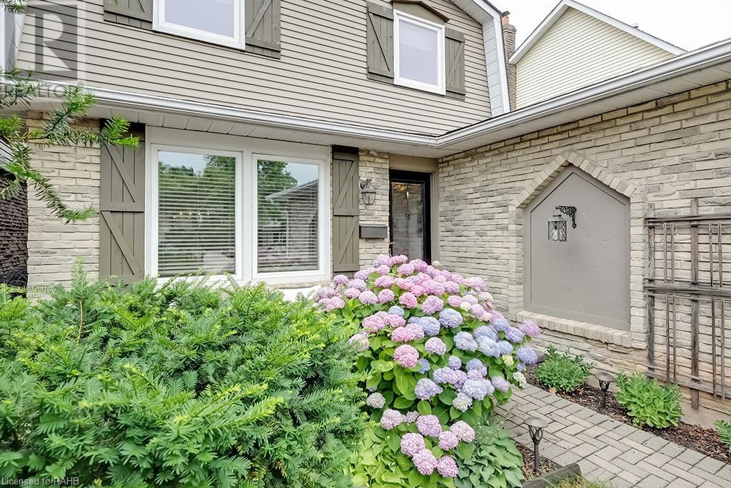 2450 Malcolm Crescent, Burlington, Ontario  L7P 3Y6 - Photo 6 - XH4203491