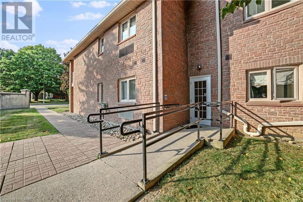 3050 Pinemeadow Drive Unit# 56, Burlington, Ontario  L7M 3X5 - Photo 26 - XH4203542