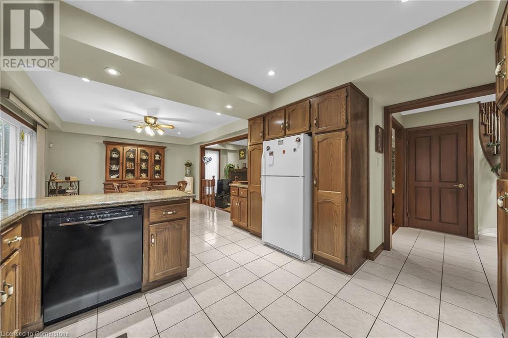 3 Shoreline Crescent, Grimsby, Ontario  L3M 5B1 - Photo 18 - XH4204752