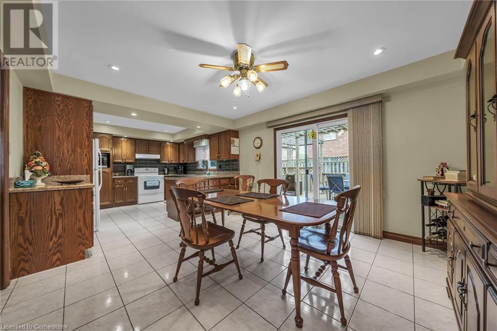 3 Shoreline Crescent, Grimsby, Ontario  L3M 5B1 - Photo 14 - XH4204752