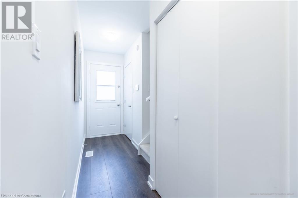 88 Tunbridge Crescent Unit# 38, Hamilton, Ontario L8W 1L3 - Photo 3 - XH4204775