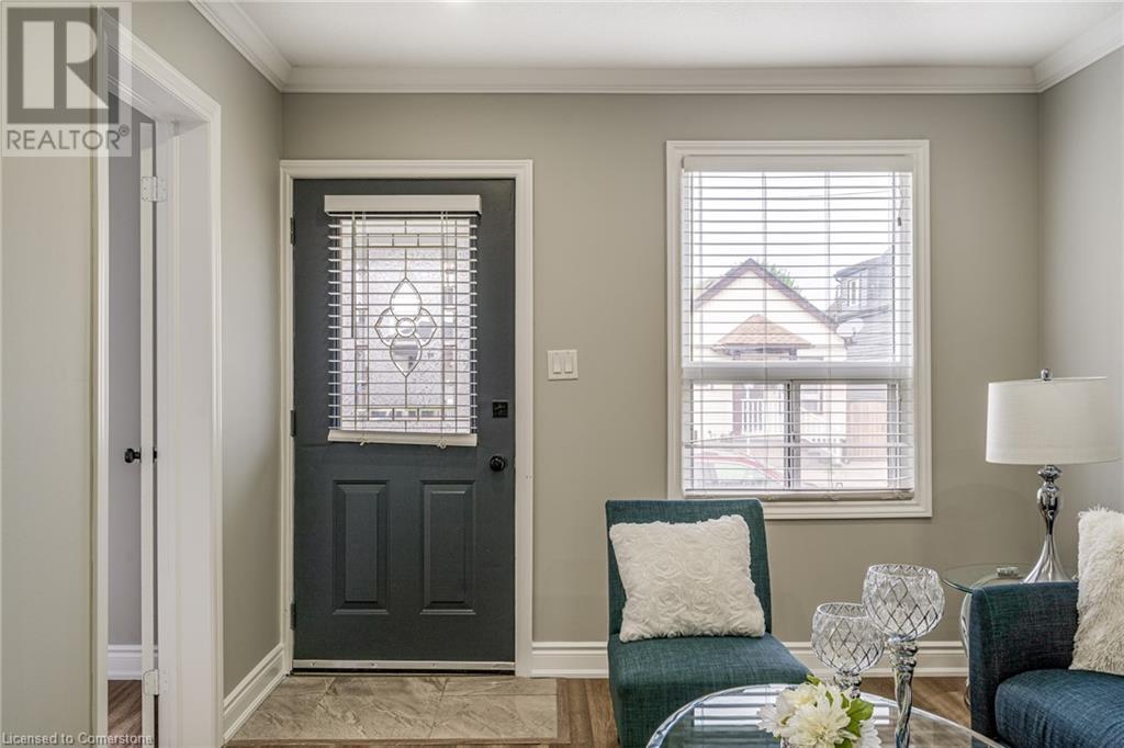 26 Cambridge Avenue, Hamilton, Ontario  L8H 1T5 - Photo 2 - XH4204803