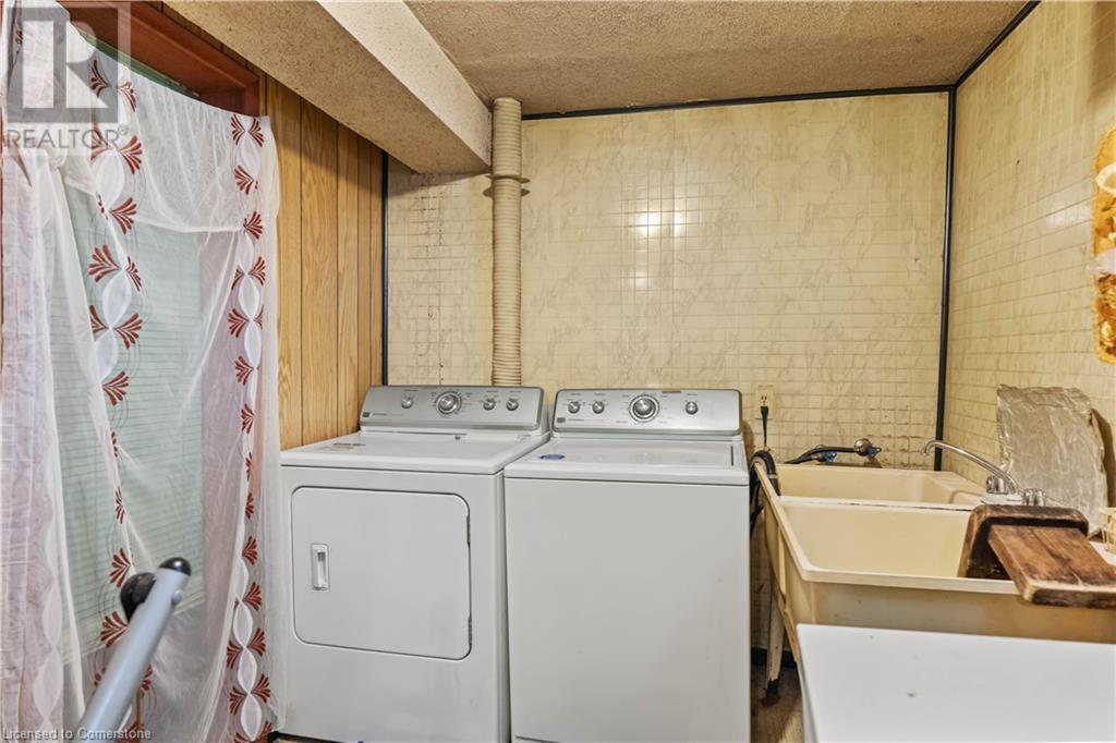 2126 Pashak CourtMississauga, Ontario  L5A 1H7 - Photo 21 - XH4205218