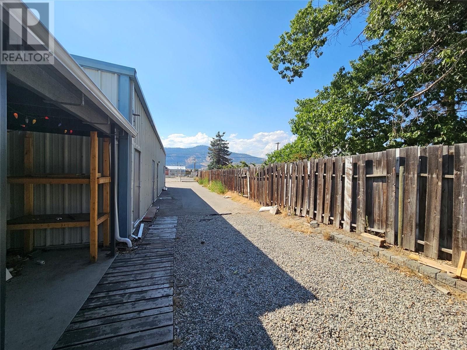 15827 Industrial Avenue Summerland