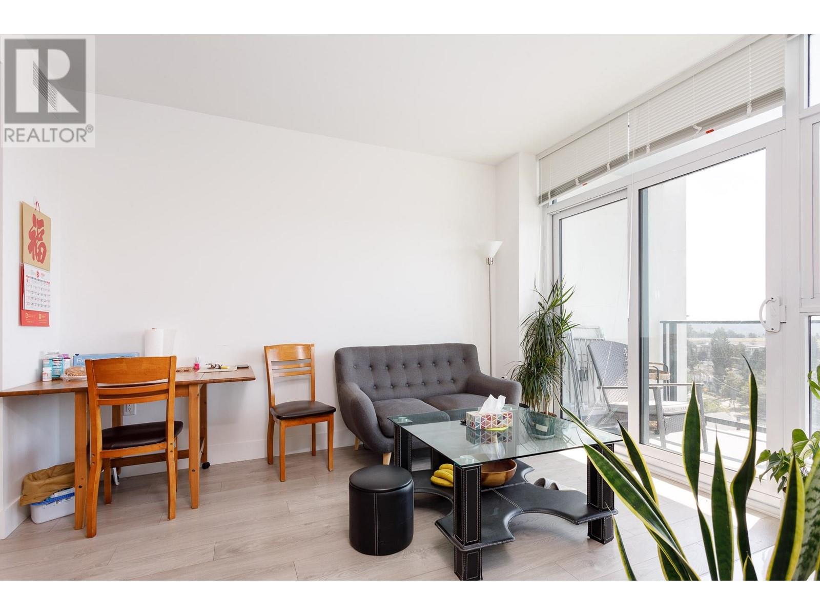 Listing Picture 11 of 32 : 609 7388 KINGSWAY, Burnaby / 本拿比 - 魯藝地產 Yvonne Lu Group - MLS Medallion Club Member