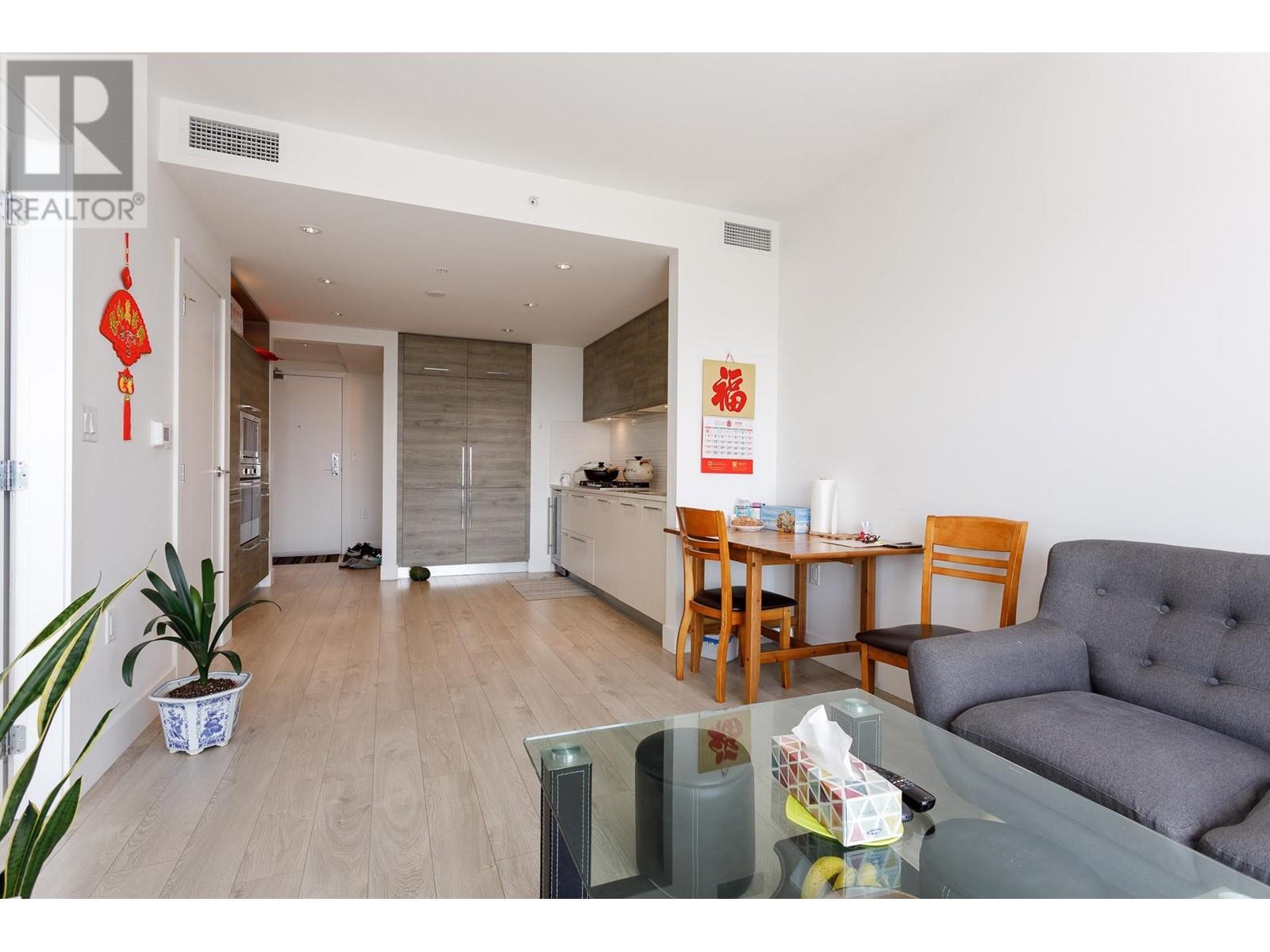 Listing Picture 13 of 32 : 609 7388 KINGSWAY, Burnaby / 本拿比 - 魯藝地產 Yvonne Lu Group - MLS Medallion Club Member