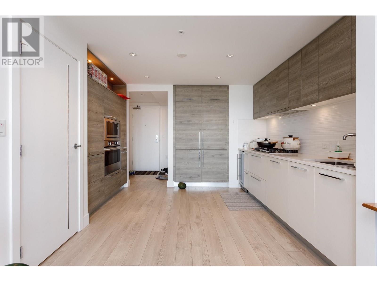 Listing Picture 6 of 32 : 609 7388 KINGSWAY, Burnaby / 本拿比 - 魯藝地產 Yvonne Lu Group - MLS Medallion Club Member