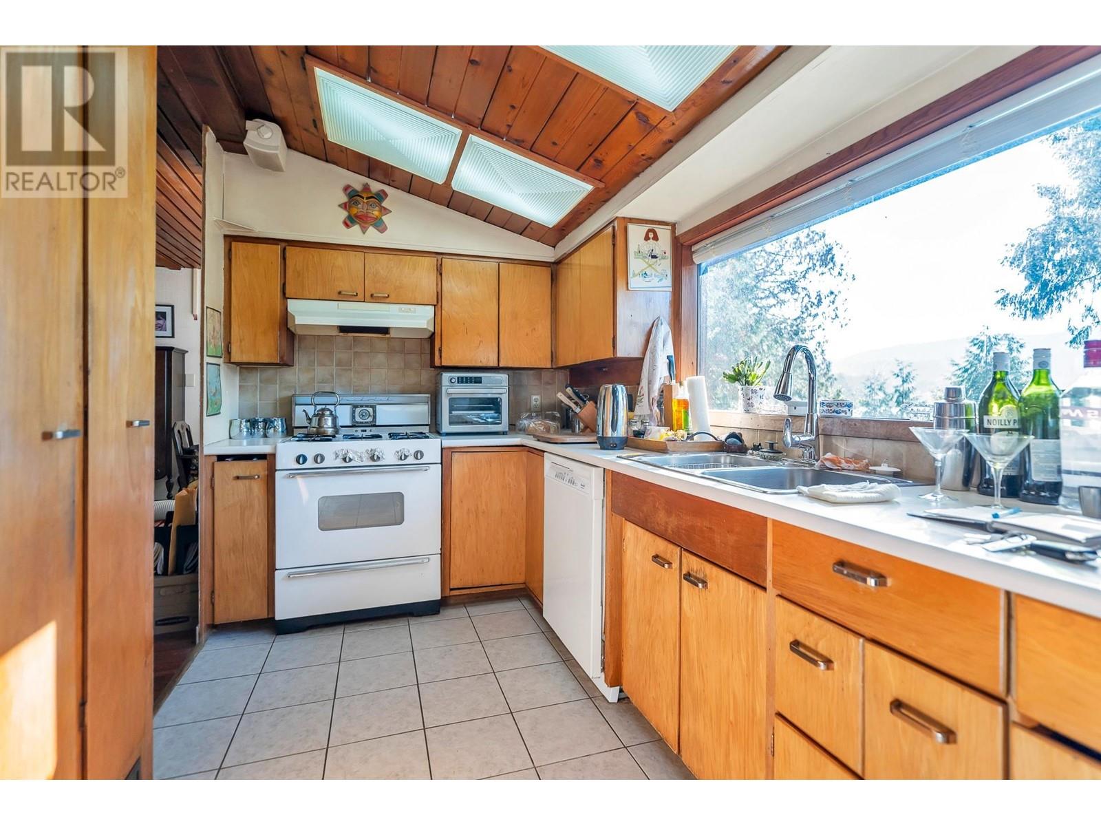 4573 Strathcona Road, North Vancouver, British Columbia  V7G 1G7 - Photo 17 - R2926658