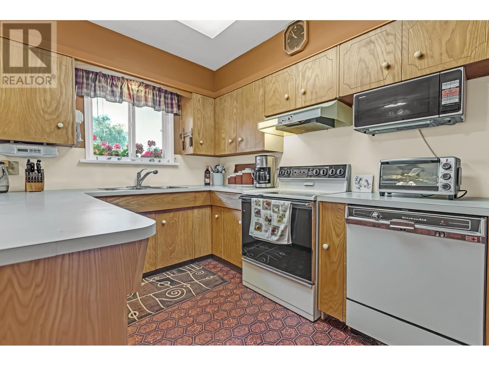 11804 232 Street, Maple Ridge, British Columbia  V2X 6S9 - Photo 16 - R2926721