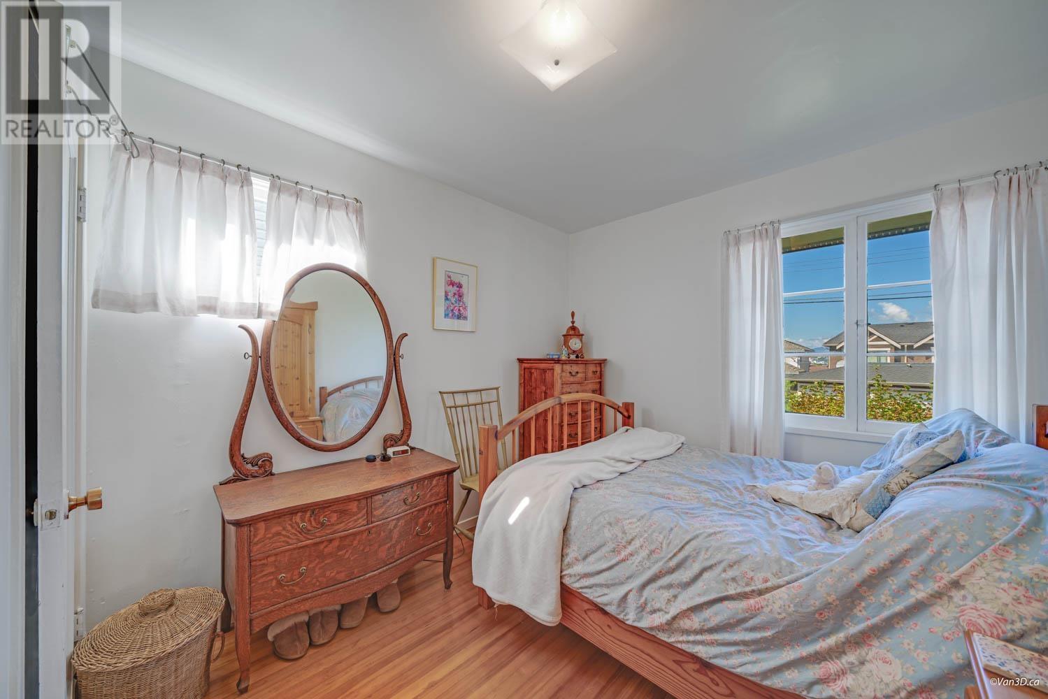 Listing Picture 15 of 31 : 3463 MONS DRIVE, Vancouver / 溫哥華 - 魯藝地產 Yvonne Lu Group - MLS Medallion Club Member