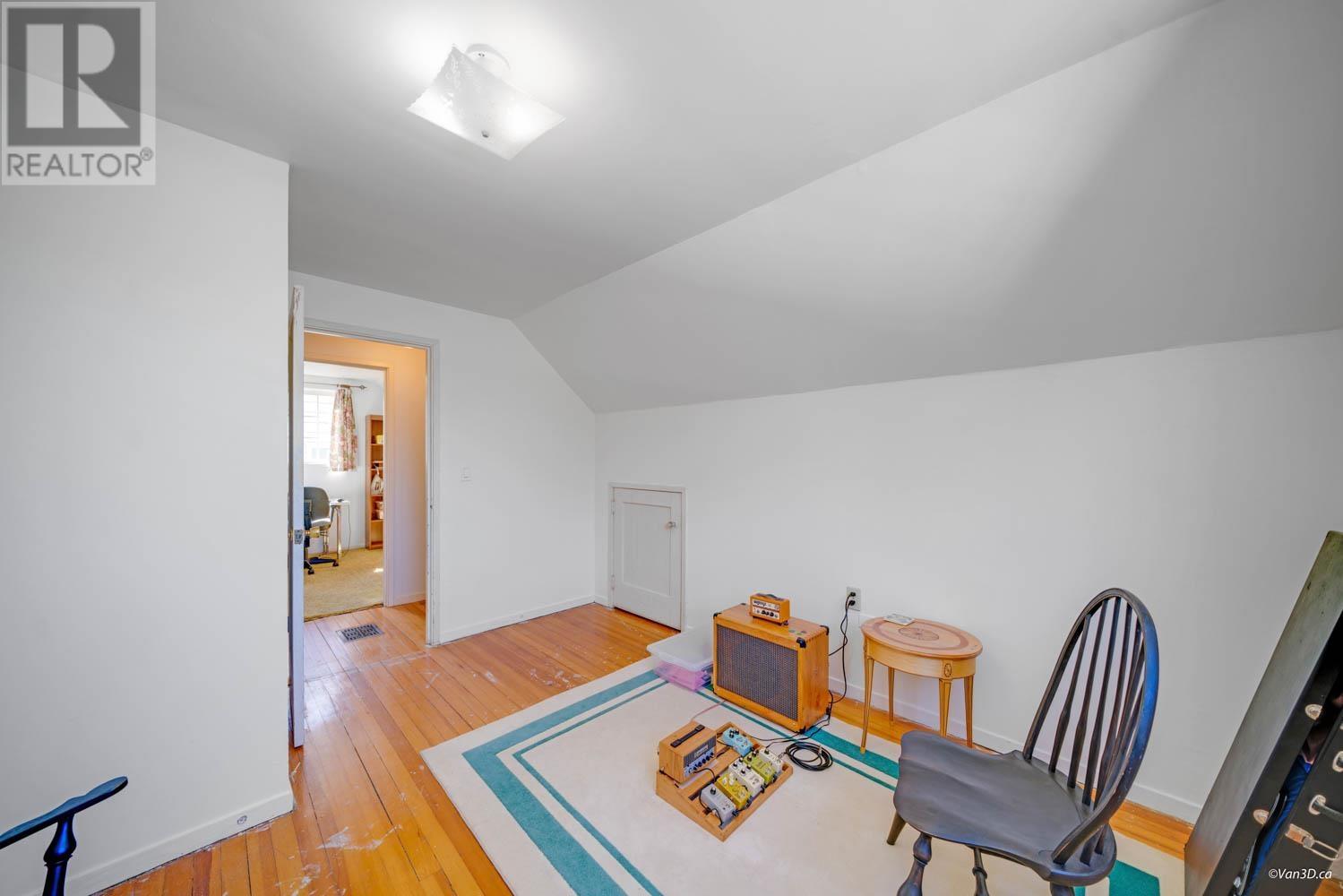 Listing Picture 22 of 31 : 3463 MONS DRIVE, Vancouver / 溫哥華 - 魯藝地產 Yvonne Lu Group - MLS Medallion Club Member