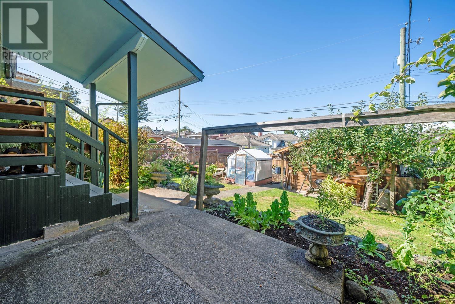 Listing Picture 23 of 31 : 3463 MONS DRIVE, Vancouver / 溫哥華 - 魯藝地產 Yvonne Lu Group - MLS Medallion Club Member