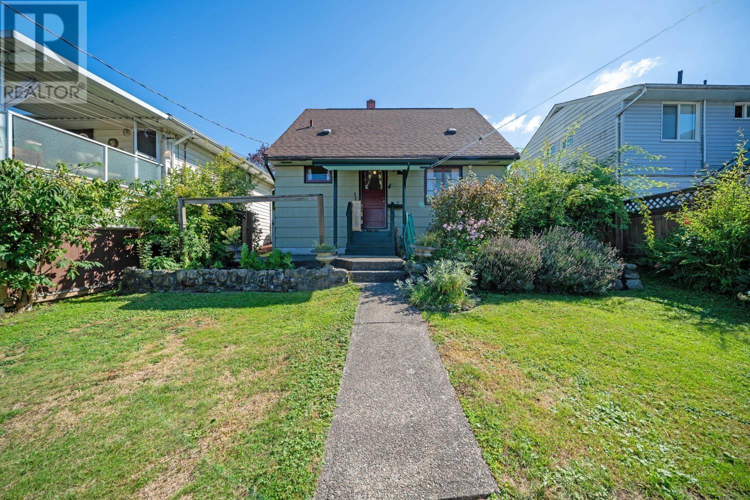 Listing Picture 25 of 31 : 3463 MONS DRIVE, Vancouver / 溫哥華 - 魯藝地產 Yvonne Lu Group - MLS Medallion Club Member