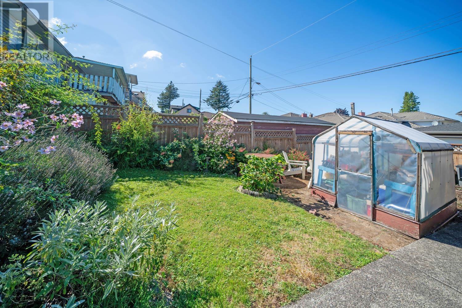 Listing Picture 27 of 31 : 3463 MONS DRIVE, Vancouver / 溫哥華 - 魯藝地產 Yvonne Lu Group - MLS Medallion Club Member