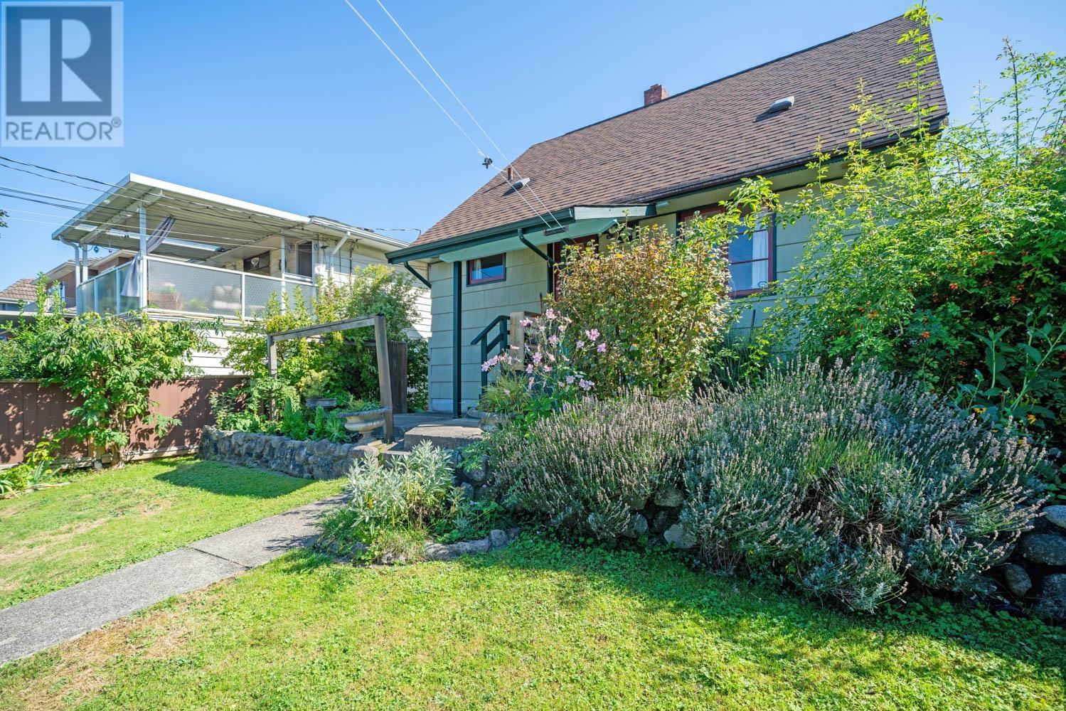 Listing Picture 28 of 31 : 3463 MONS DRIVE, Vancouver / 溫哥華 - 魯藝地產 Yvonne Lu Group - MLS Medallion Club Member