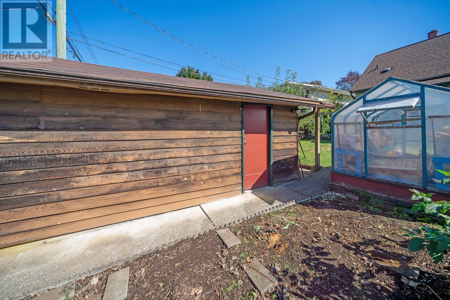 Listing Picture 29 of 31 : 3463 MONS DRIVE, Vancouver / 溫哥華 - 魯藝地產 Yvonne Lu Group - MLS Medallion Club Member