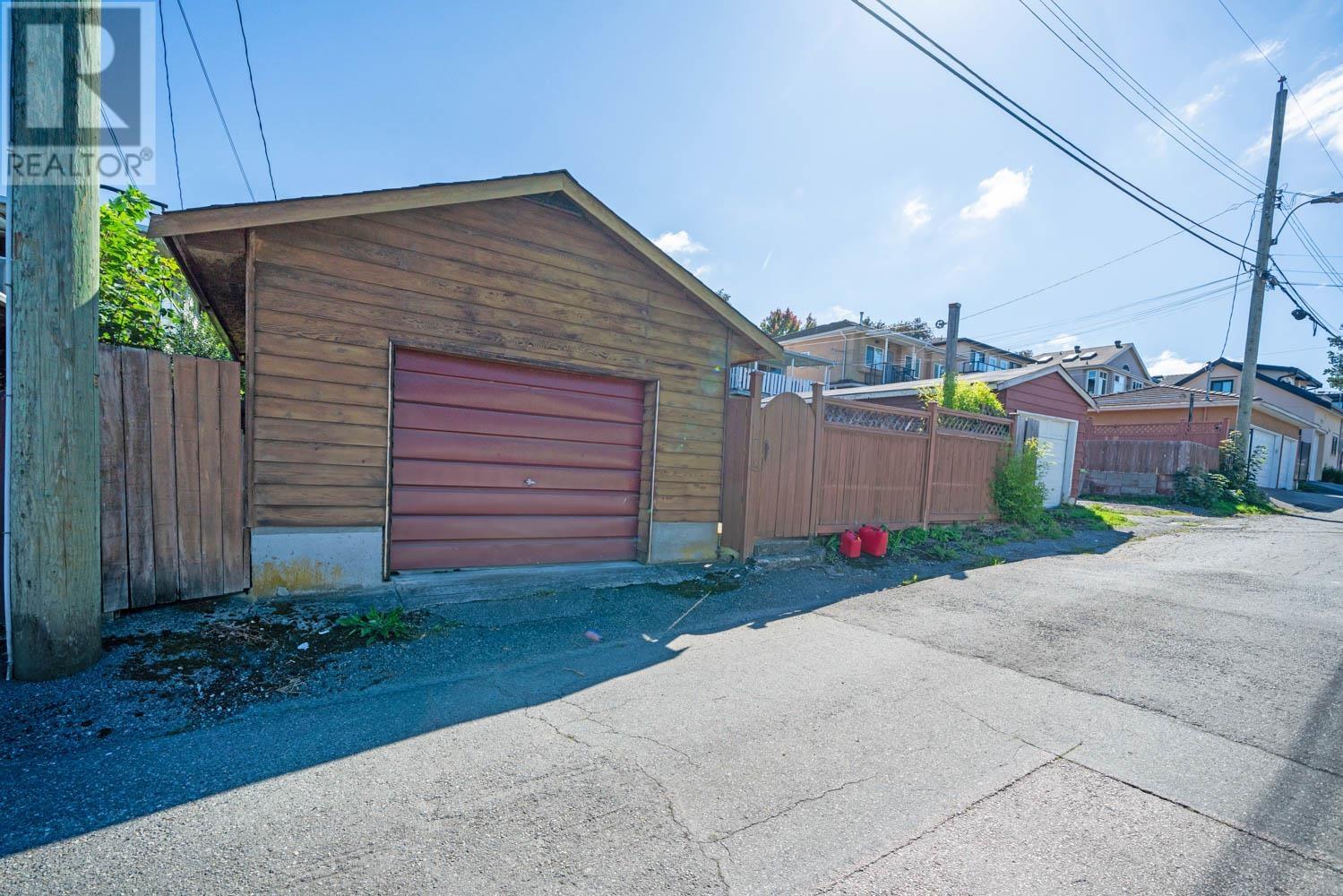 Listing Picture 30 of 31 : 3463 MONS DRIVE, Vancouver / 溫哥華 - 魯藝地產 Yvonne Lu Group - MLS Medallion Club Member