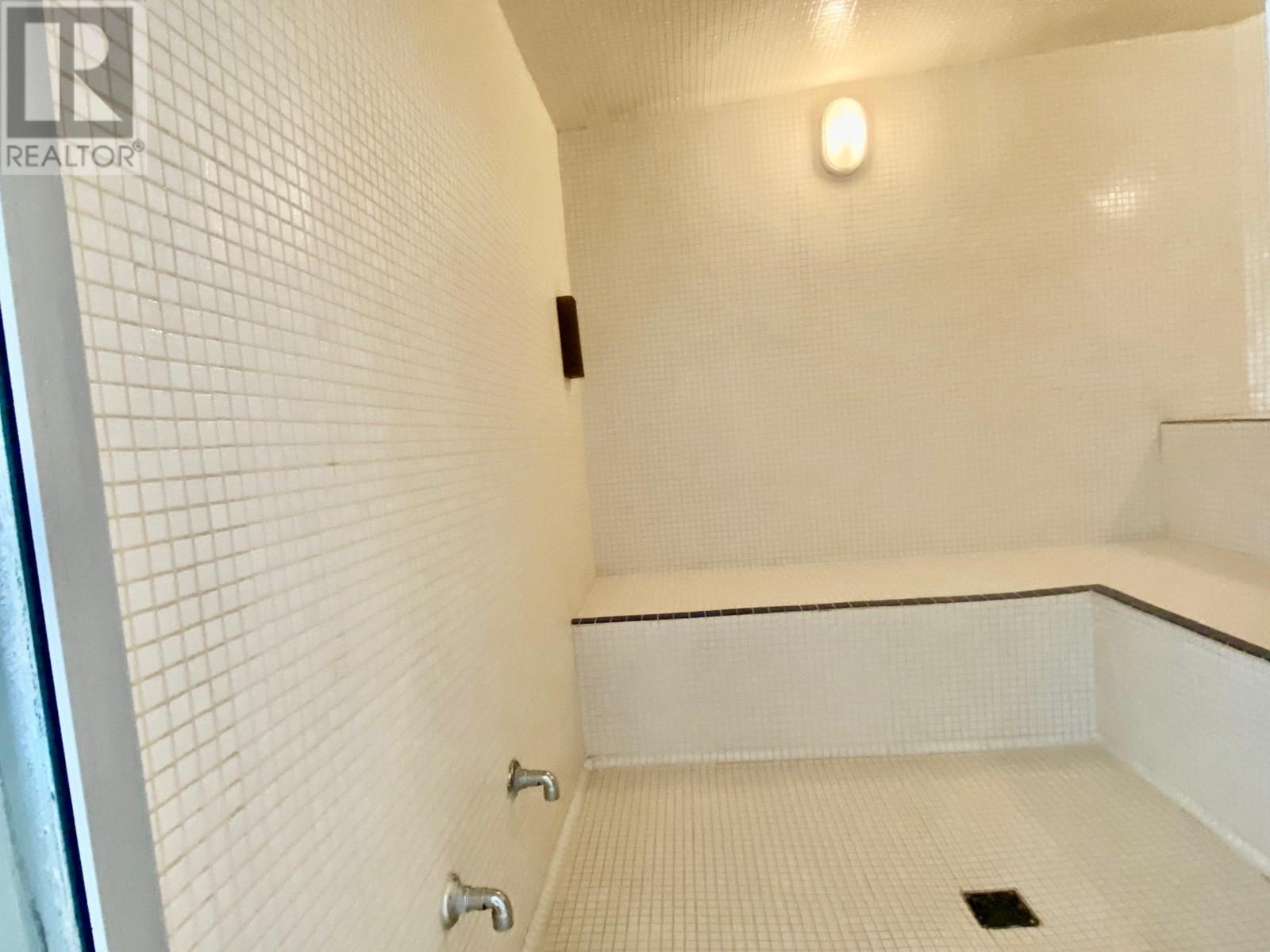 Listing Picture 18 of 26 : 204 1050 SMITHE STREET, Vancouver / 溫哥華 - 魯藝地產 Yvonne Lu Group - MLS Medallion Club Member