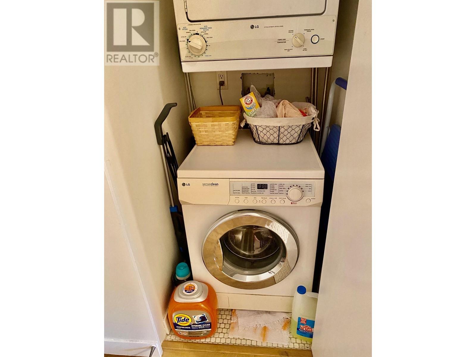 Listing Picture 13 of 26 : 204 1050 SMITHE STREET, Vancouver / 溫哥華 - 魯藝地產 Yvonne Lu Group - MLS Medallion Club Member