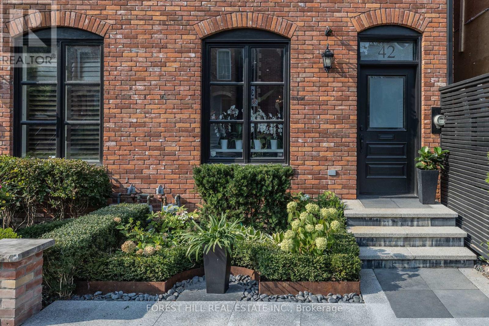 42 Berryman Street, Toronto (Annex), Ontario  M5R 1M6 - Photo 2 - C9354769