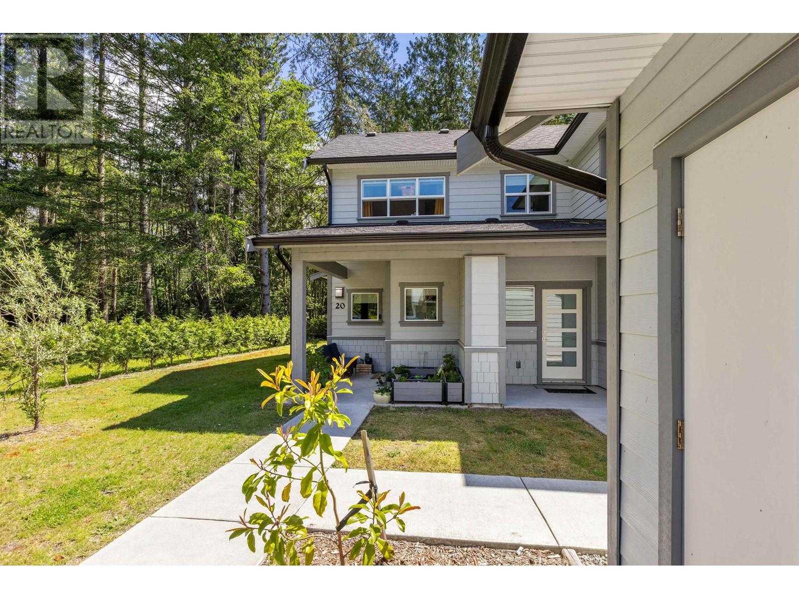 20 950 Woodsworth Road, Gibsons, British Columbia  V0N 1V7 - Photo 1 - R2926924