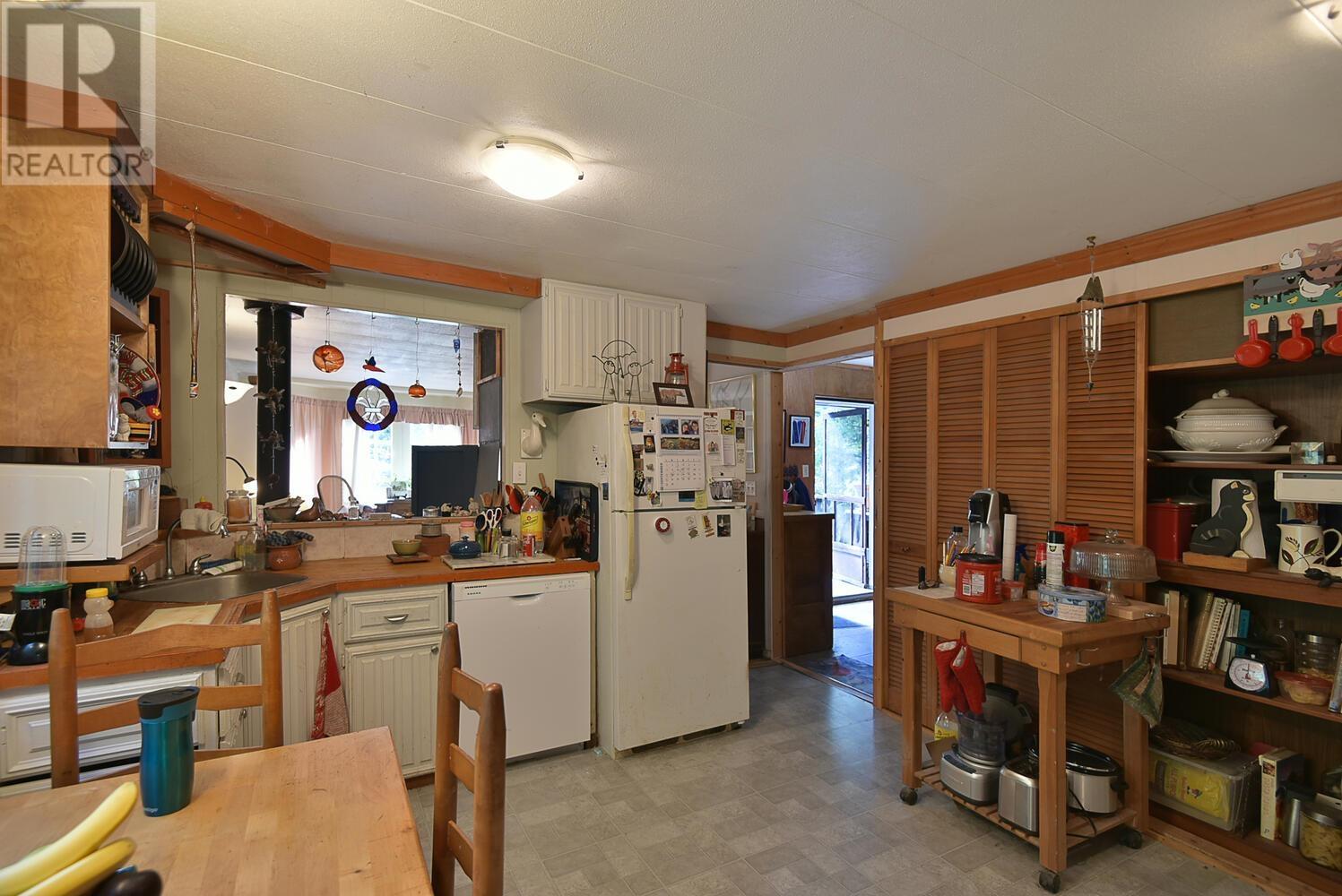 13246 Sunshine Coast Highway, Madeira Park, British Columbia  V0N 2H1 - Photo 7 - R2926927