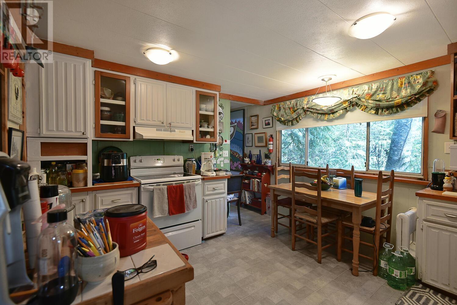 13246 Sunshine Coast Highway, Madeira Park, British Columbia  V0N 2H1 - Photo 8 - R2926927