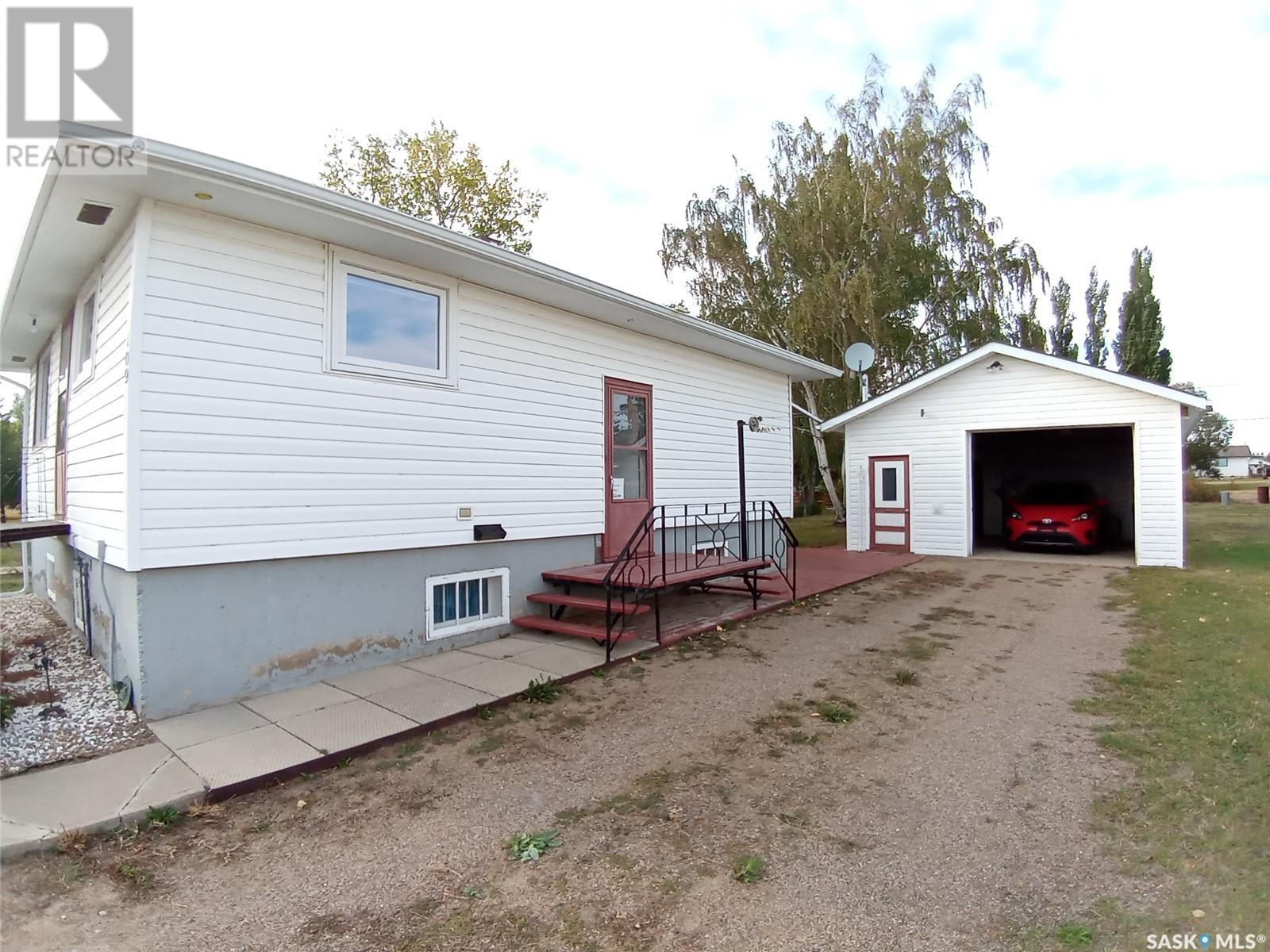 109 5th Avenue, Hodgeville, Saskatchewan  S0H 2B0 - Photo 33 - SK983799