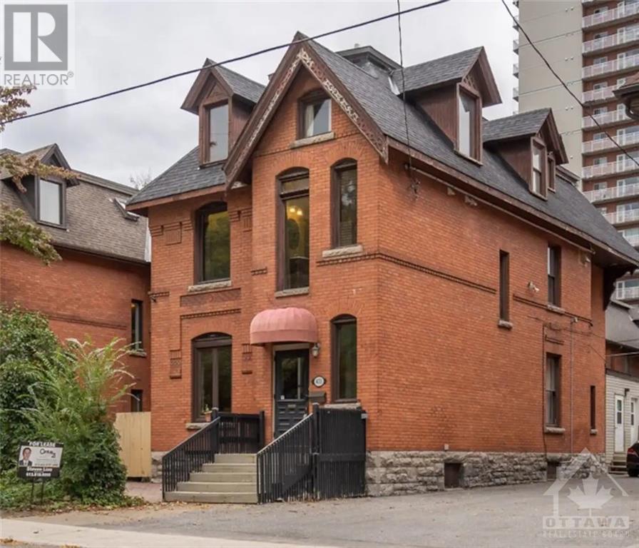 431 Gilmour StreetOttawa, Ontario  K2P 0R5 - Photo 1 - X9519445