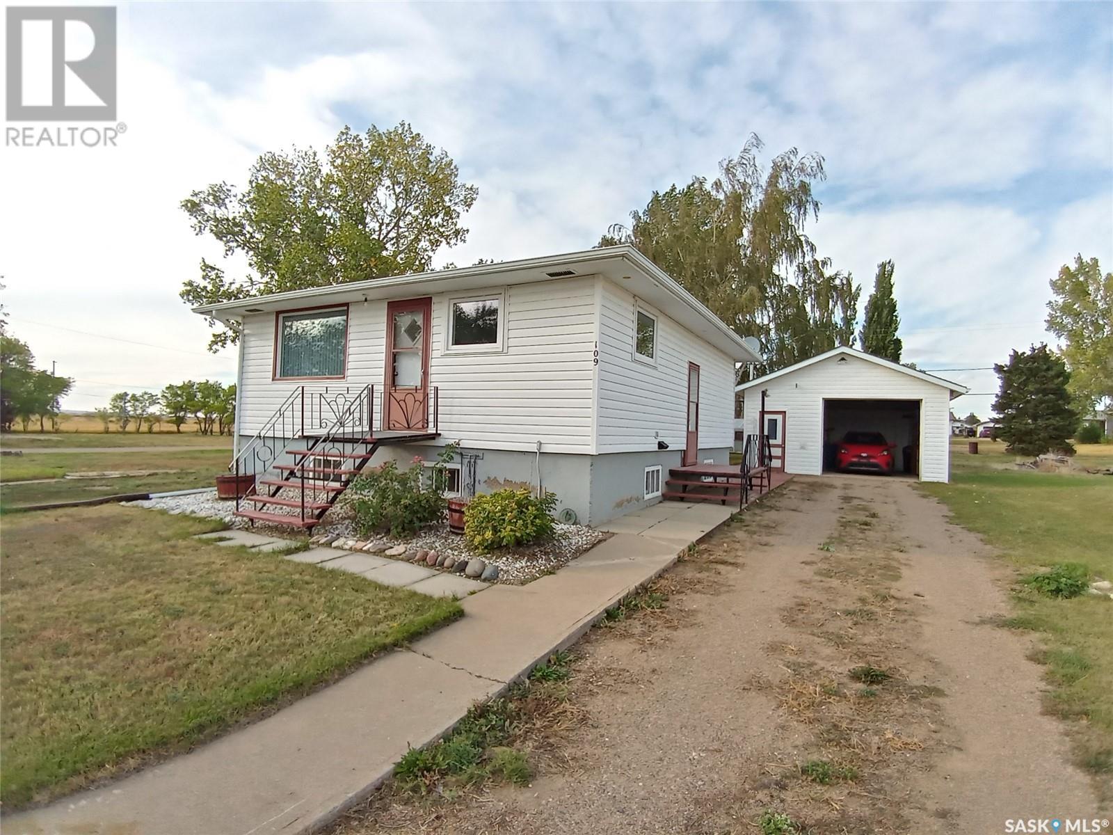 109 5th AVENUE, hodgeville, Saskatchewan