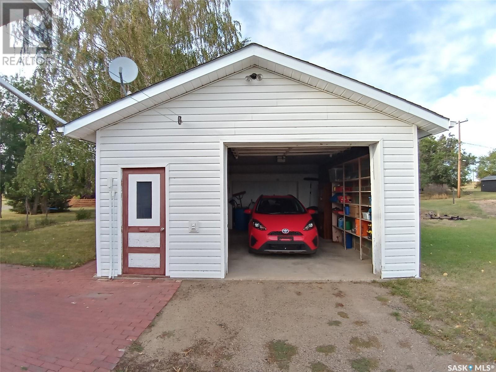 109 5th Avenue, Hodgeville, Saskatchewan  S0H 2B0 - Photo 33 - SK983799