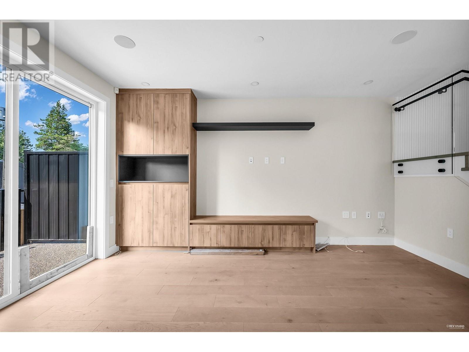 Listing Picture 7 of 37 : 2 1706 W 68TH AVENUE, Vancouver / 溫哥華 - 魯藝地產 Yvonne Lu Group - MLS Medallion Club Member