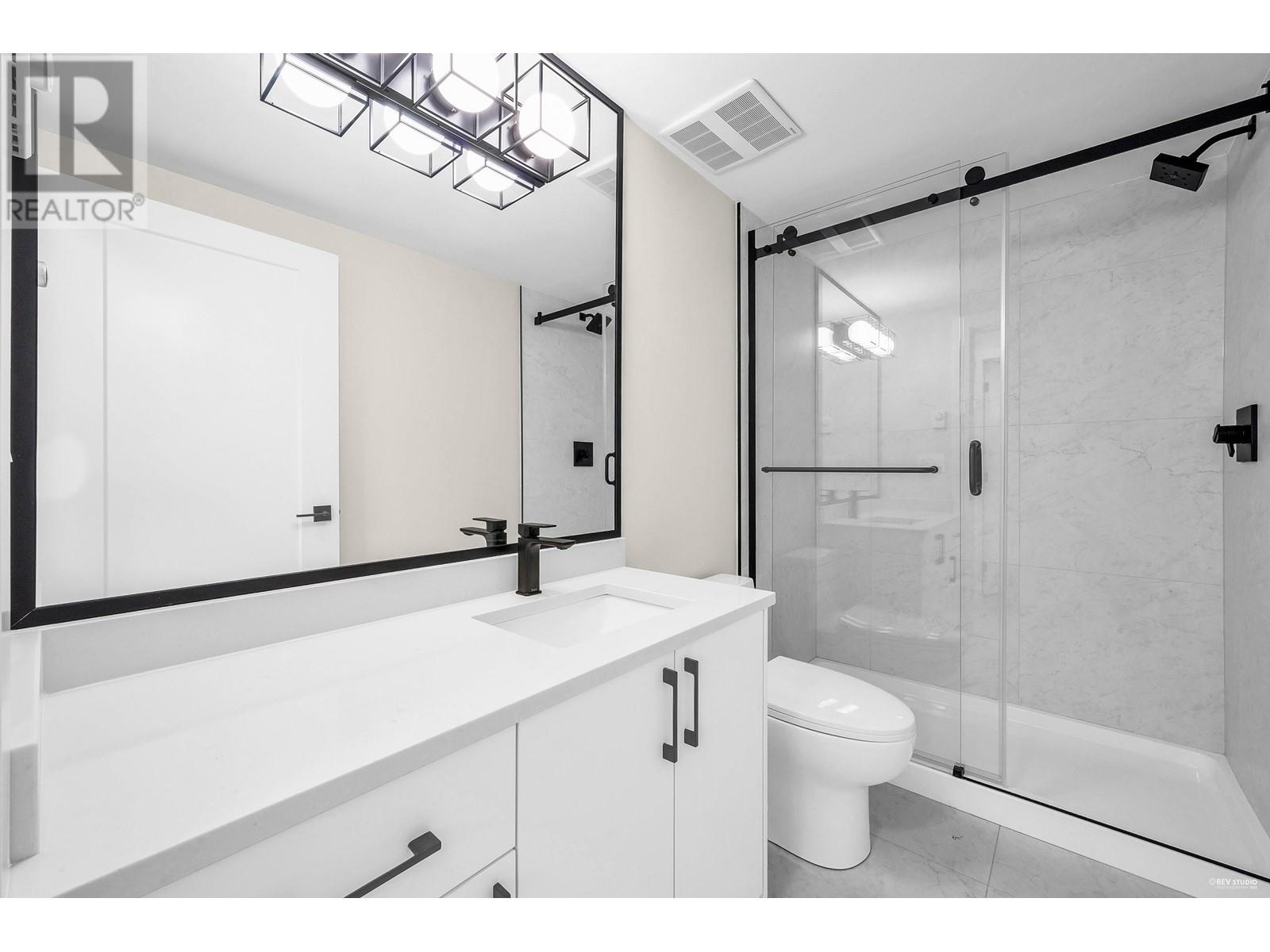 Listing Picture 26 of 37 : 2 1706 W 68TH AVENUE, Vancouver / 溫哥華 - 魯藝地產 Yvonne Lu Group - MLS Medallion Club Member