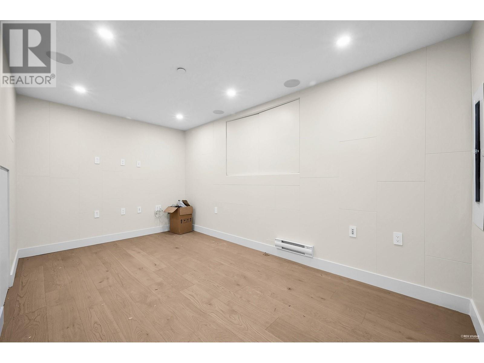 Listing Picture 25 of 37 : 2 1706 W 68TH AVENUE, Vancouver / 溫哥華 - 魯藝地產 Yvonne Lu Group - MLS Medallion Club Member