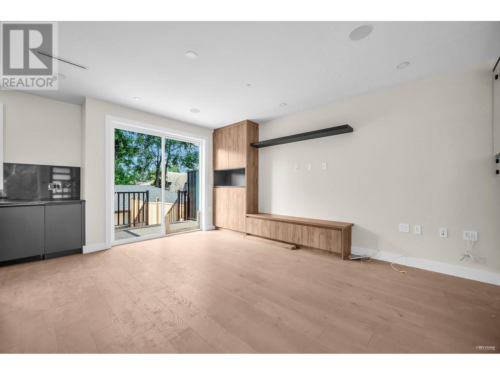 Listing Picture 6 of 37 : 2 1706 W 68TH AVENUE, Vancouver / 溫哥華 - 魯藝地產 Yvonne Lu Group - MLS Medallion Club Member