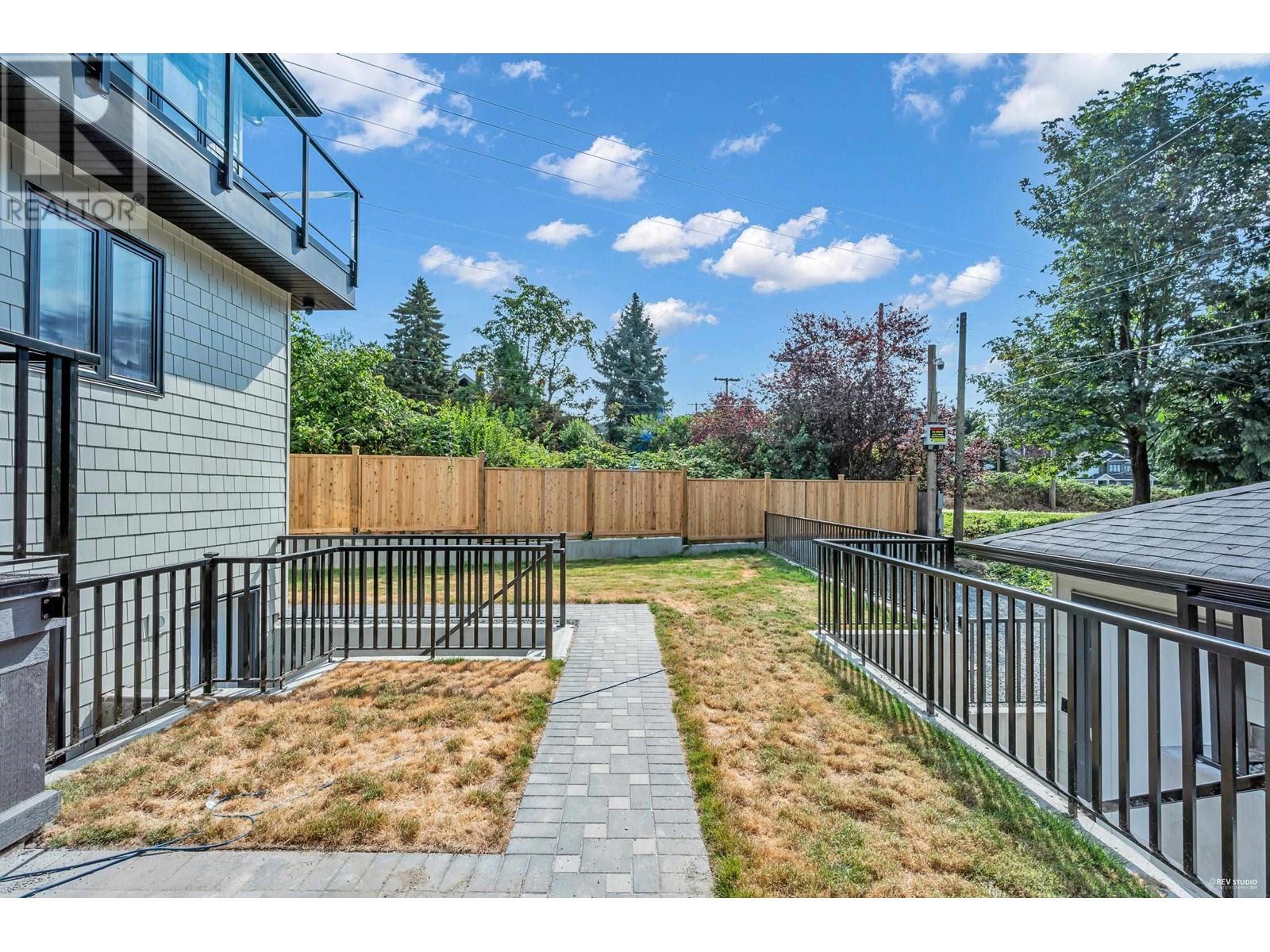 Listing Picture 31 of 37 : 2 1706 W 68TH AVENUE, Vancouver / 溫哥華 - 魯藝地產 Yvonne Lu Group - MLS Medallion Club Member