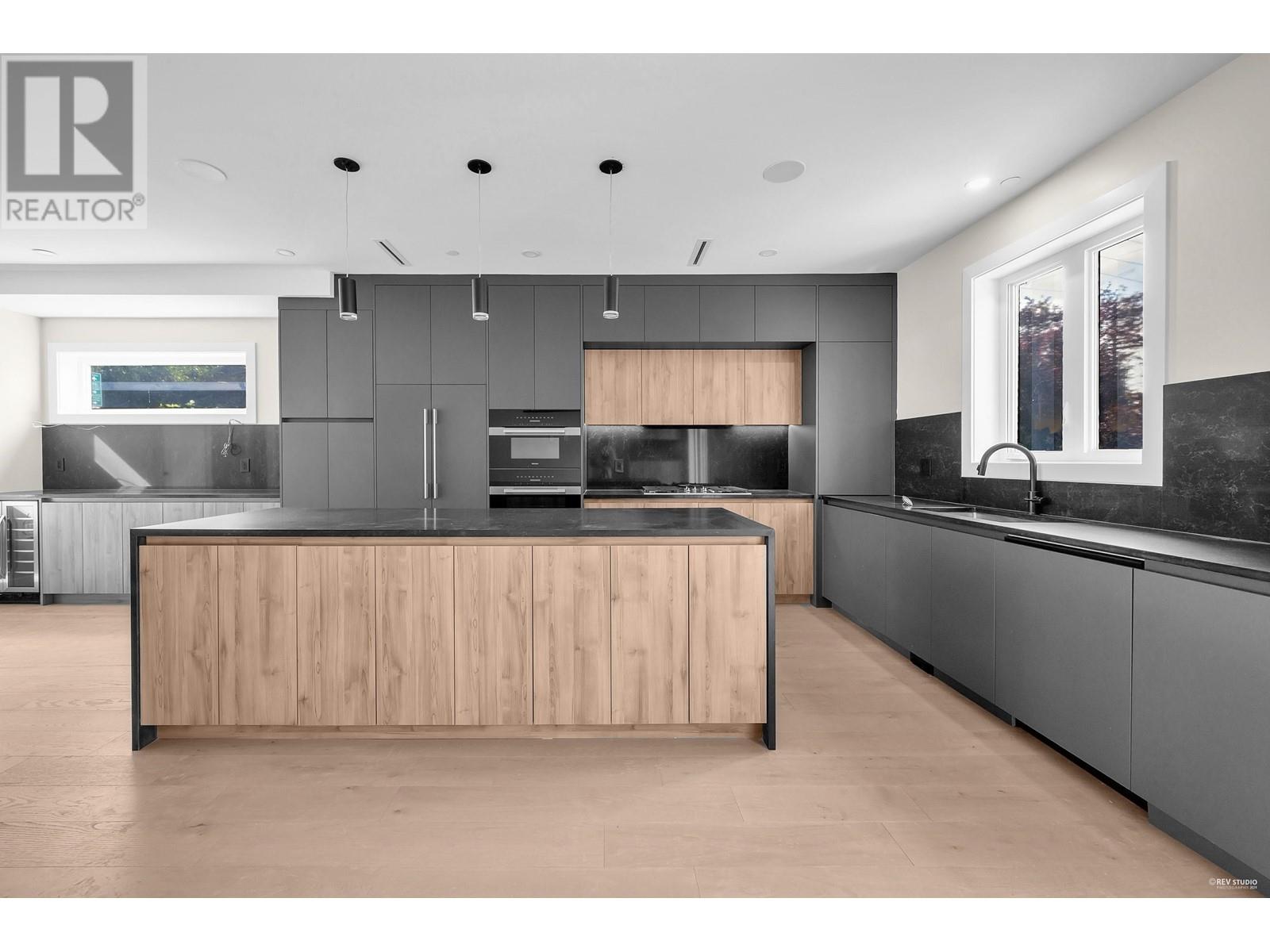 Listing Picture 13 of 37 : 2 1706 W 68TH AVENUE, Vancouver / 溫哥華 - 魯藝地產 Yvonne Lu Group - MLS Medallion Club Member