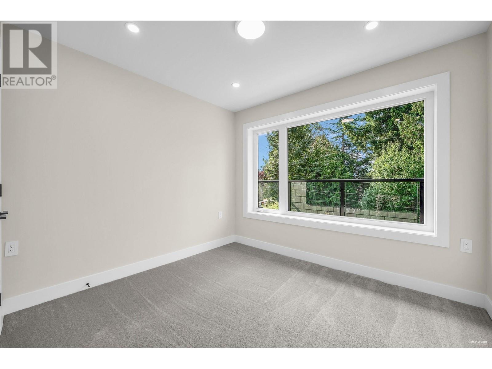 Listing Picture 18 of 37 : 2 1706 W 68TH AVENUE, Vancouver / 溫哥華 - 魯藝地產 Yvonne Lu Group - MLS Medallion Club Member