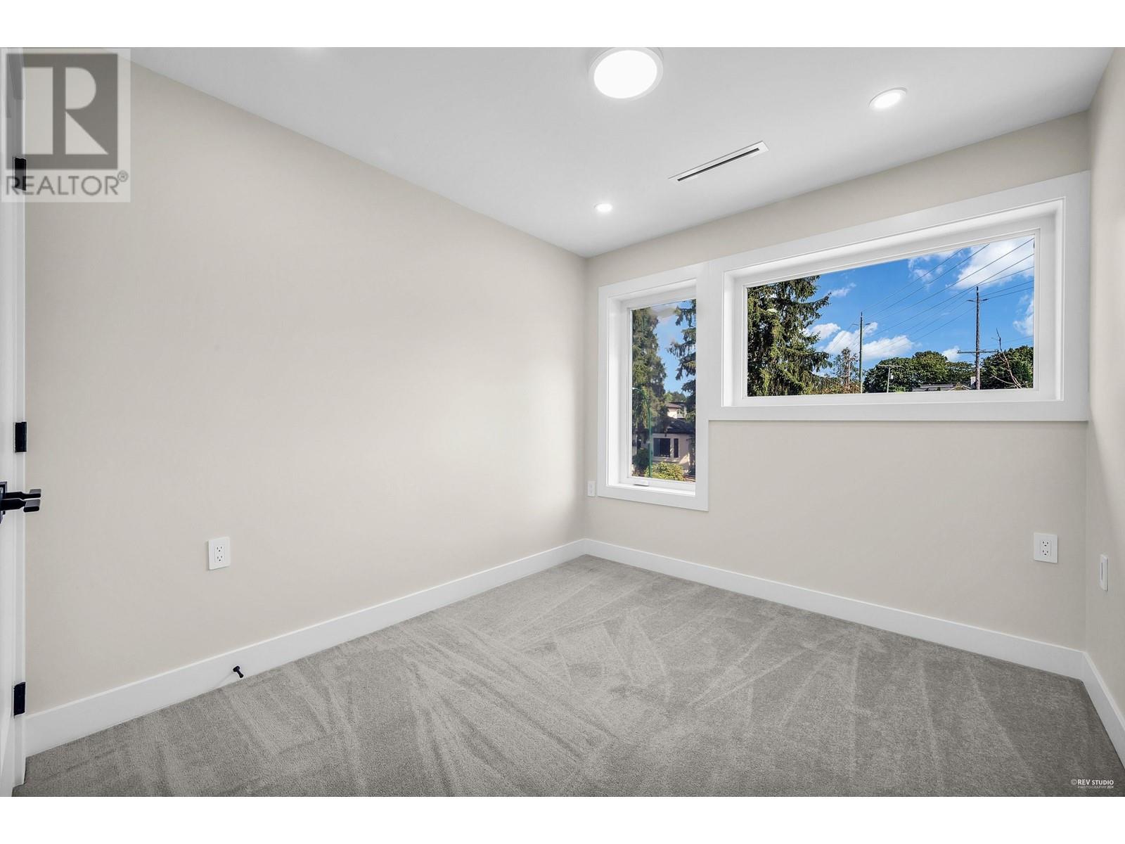 Listing Picture 20 of 37 : 2 1706 W 68TH AVENUE, Vancouver / 溫哥華 - 魯藝地產 Yvonne Lu Group - MLS Medallion Club Member